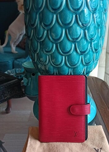  Epi leather Louis Vuitton small ring agenda/wallet.
