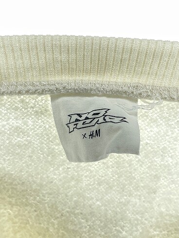 m Beden çeşitli Renk H&M Sweatshirt %70 İndirimli.