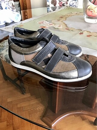 Burberry spor ayakkabı