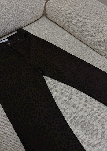 Koton Sehir Stiline Uygun Siyah Leopar Desenli Pantolon
