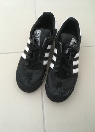 35 Beden Adidas Spor Ayakkabı 