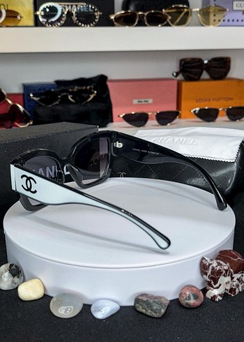 Beyaz kadın Güneş gözlüğü - Görsel 2