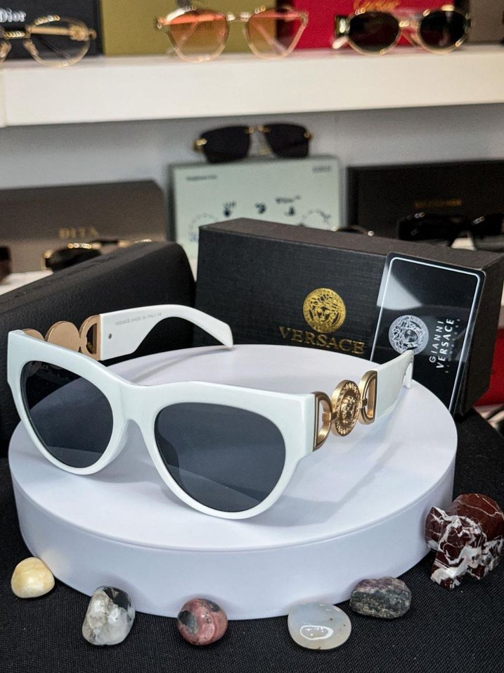 Zincir Detaylı Beyaz Modern Klasik Kadın Güneş Gözlüğü - Görsel 4