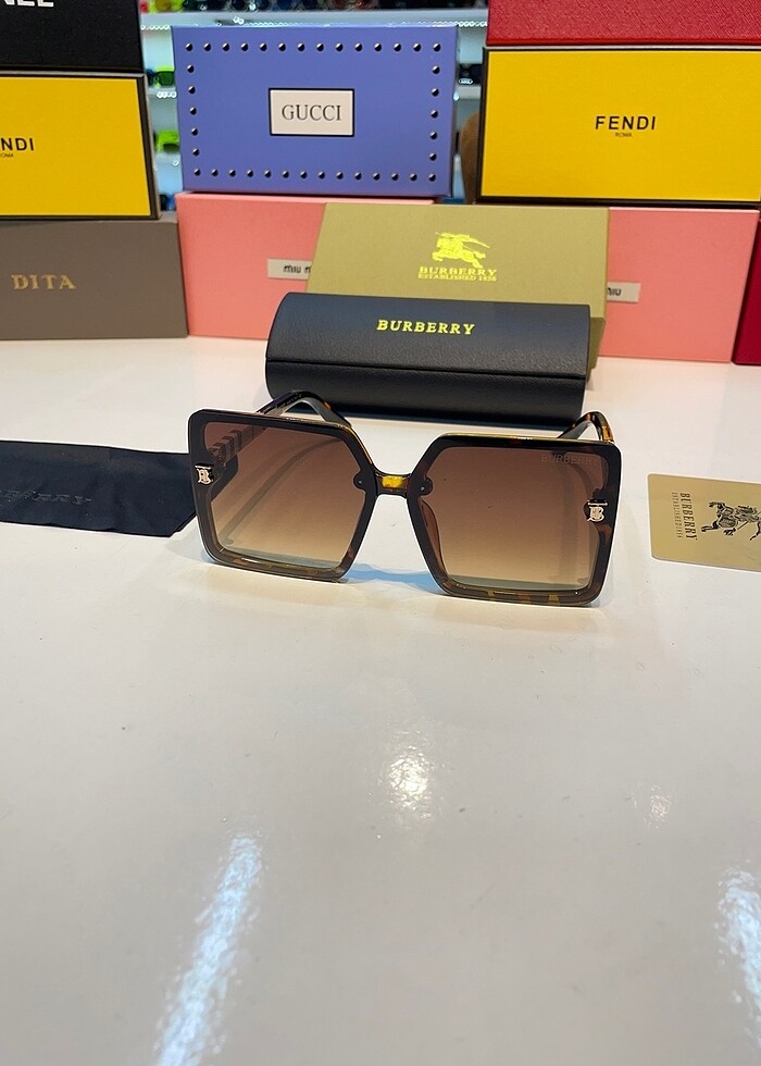Burberry gözlük - Görsel 3