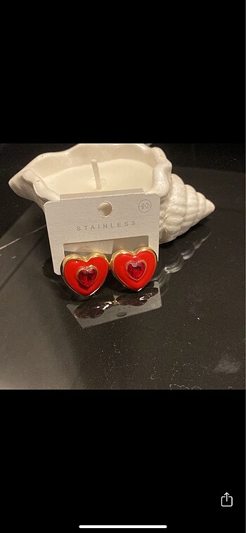 Accessorize Kırmızı renk çelik küpe