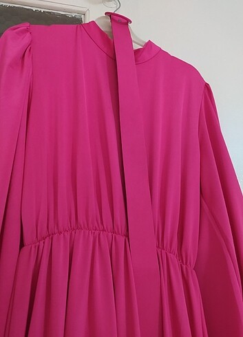 40 Beden pembe Renk Kolu bağlamalı elbise 