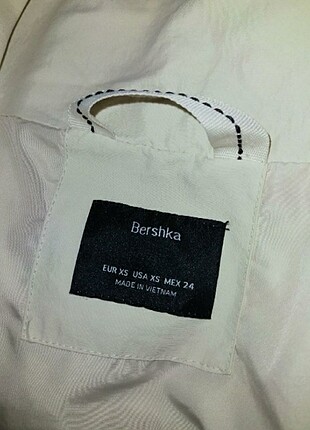 xs Beden beyaz Renk Bershka mont