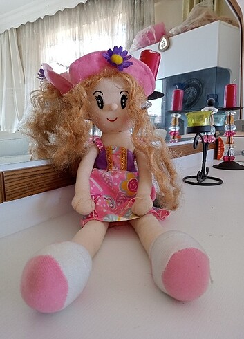 ŞARKI SÖYLEYEN BEZ BEBEK