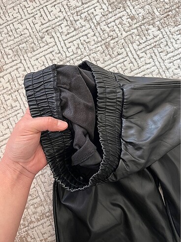 Bel paça lastikli içi polarlı deri pantolon - Görsel 5