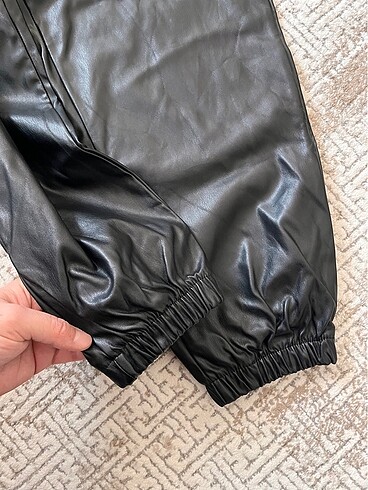 Bel paça lastikli içi polarlı deri pantolon - Görsel 4