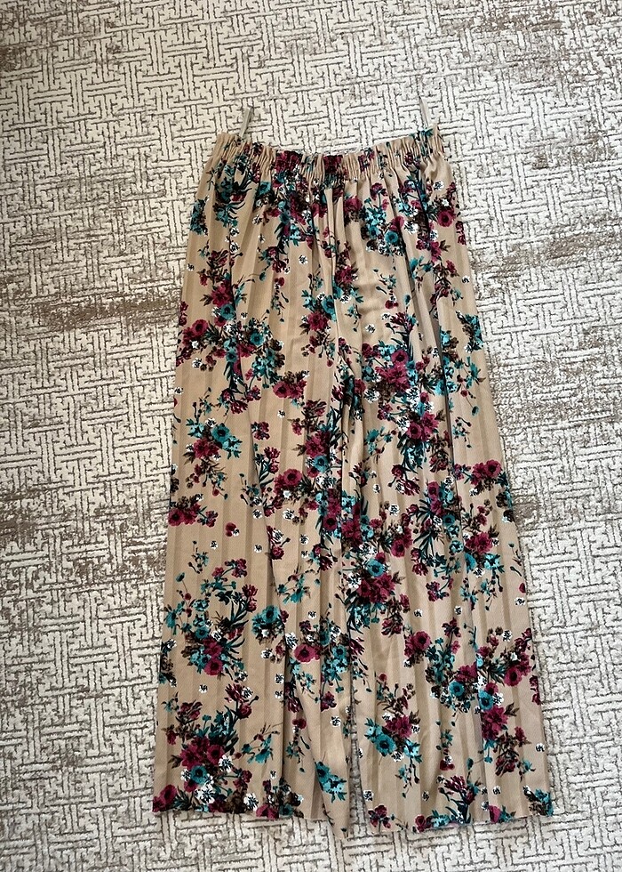 Çiçek desenli yazlık salaş pantolon - Görsel 2