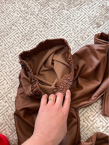 Kahve içi polarlı deri palazzo pantolon - Görsel 5