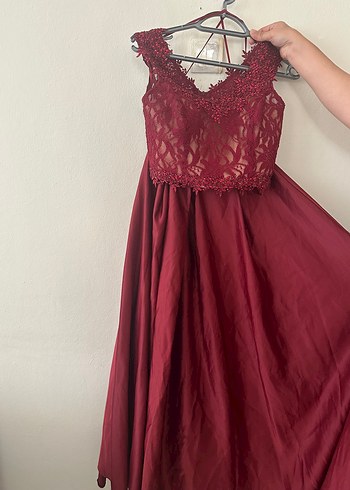 Bordo Dantel İşlemeli Uzun Abiye Elbise