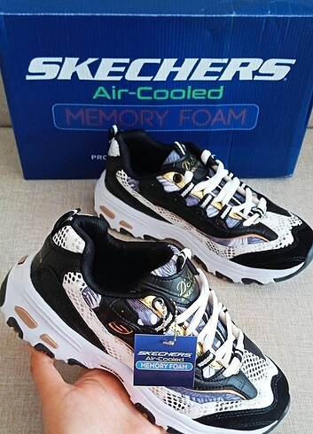 39 Beden SKECHERS D?LİTES KADIN SPOR AYAKKABISI