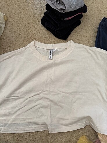 H&M tshirt