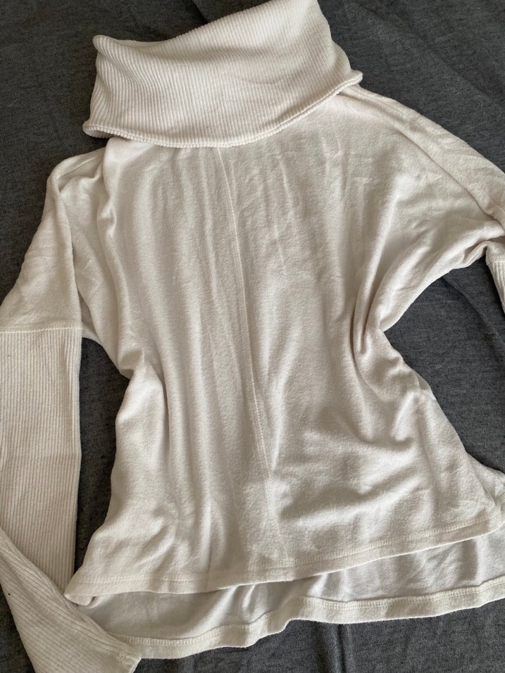 Kadın Beyaz Triko Boğazlı Kazak - Görsel 2