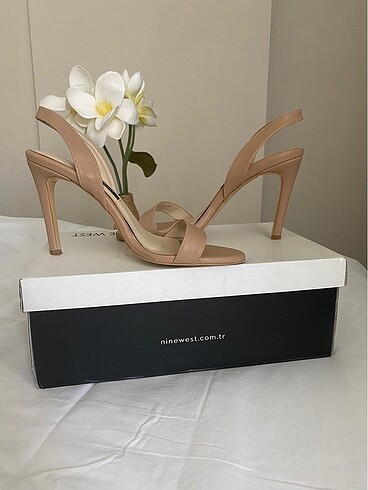 Nine West ince topuk