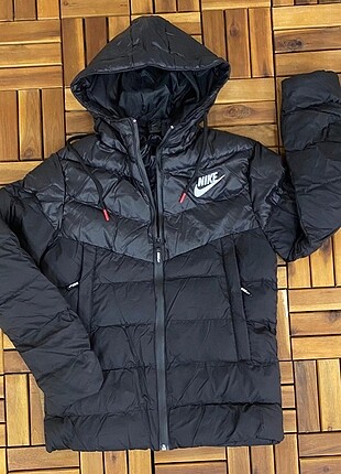 Nike mont