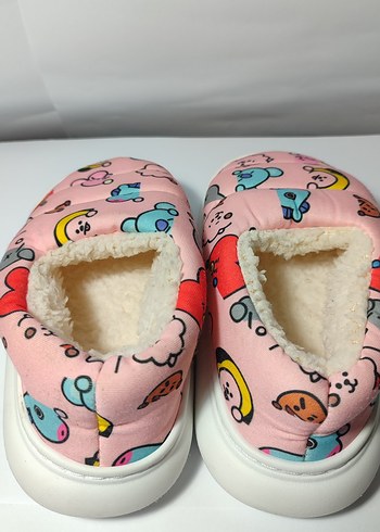 28 Beden pembe Renk Sıfır BT21 Desenli Çocuk Peluş Ev Terliği Ayakkabısı (28-29)