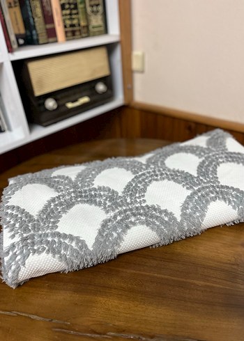 Gri Tie-Dye Desenli Yatak Örtüsü çift kişilik yastığı da mevcutt - Görsel 3