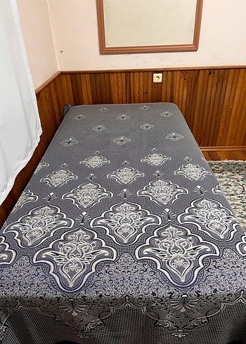 Gri İşlemeli Yatak Örtüsü Çift kişilik - Görsel 2