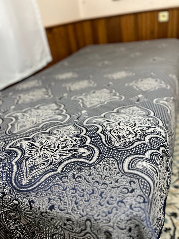 Gri İşlemeli Yatak Örtüsü Çift kişilik - Görsel 3