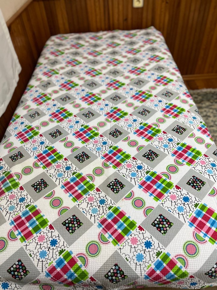 Renkli Kareli Yatak Örtüsü - Görsel 3