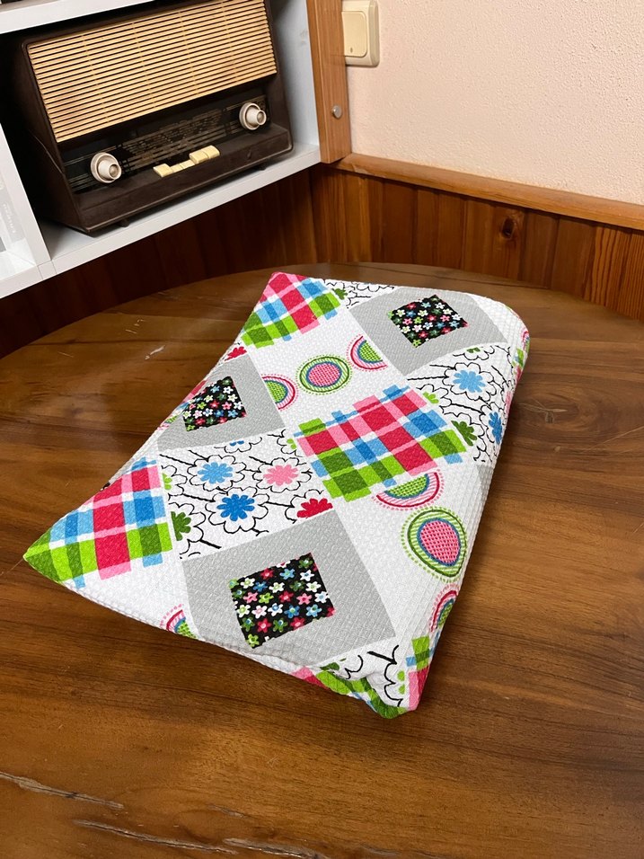 Renkli Kareli Yatak Örtüsü - Görsel 5