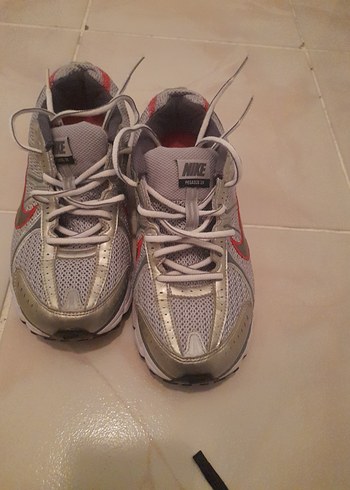 Nike Gri Spor Ayakkabı Kadın