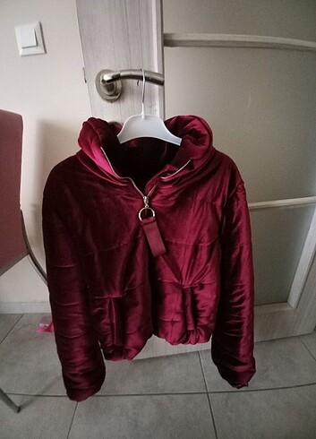 Bayan kadife bordo şişme mont