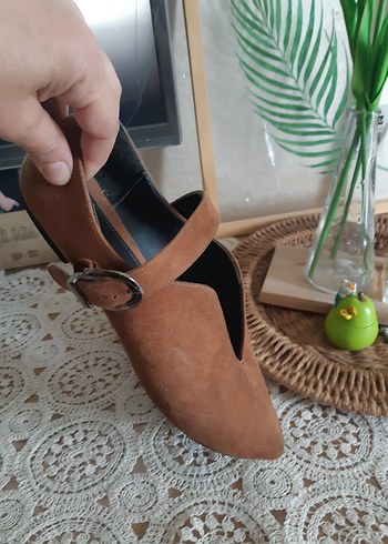 Kahverengi Süet Tokalı Stiletto Kadın Ayakkabı