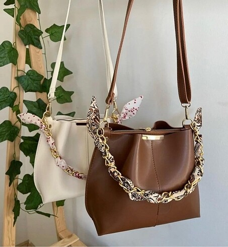 Diğer Fularlı model