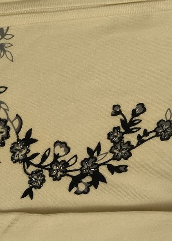 V Yaka,boncuk ve çiçek desenli Fermuarlı Beyaz Kadın Ceket hırka - Görsel 4