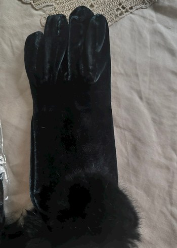 Kürk Detaylı Siyah ipekkadife Kadın Eldiveni - Görsel 2