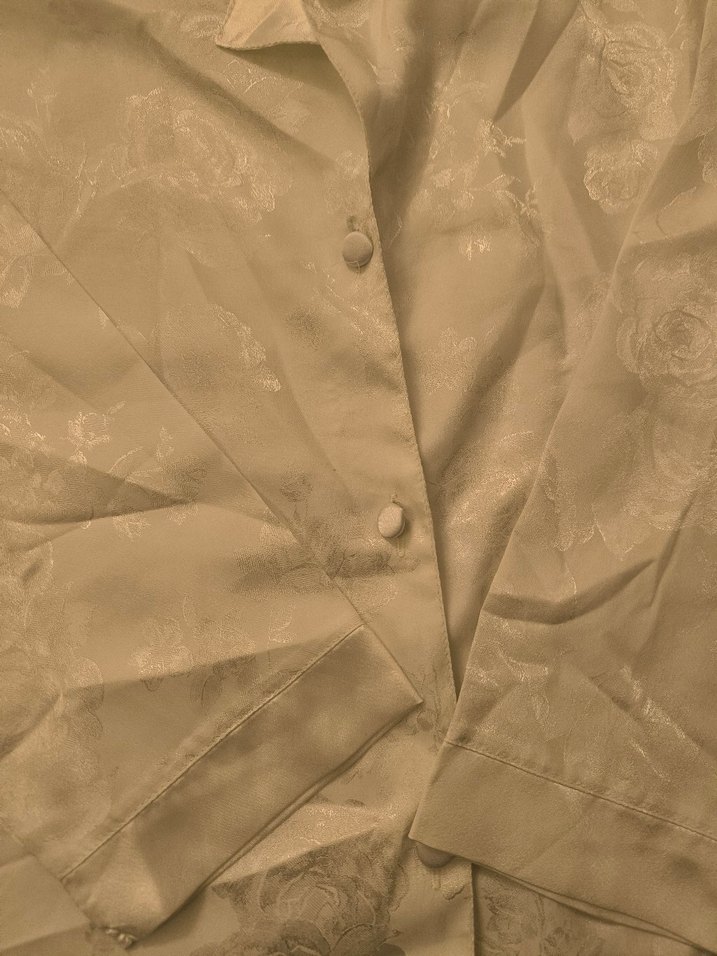 Bej rengi saten pijama takımı - Görsel 3