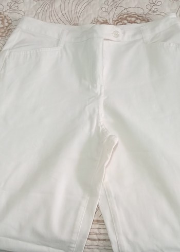Düğmeli Beyaz Keten Kadın Pantolon