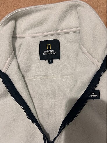 National Geographic sweatshirt