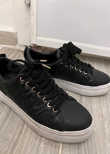 Guess Guess sneaker