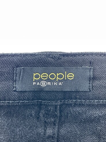 42 Beden siyah Renk Fabrika Jean / Kot %70 İndirimli.