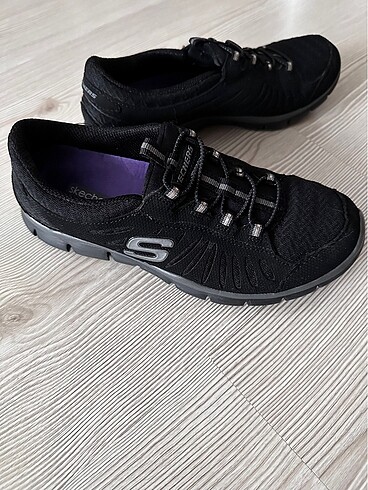 SKECHERS KADIN SİYAH SPOR AYAKKABI