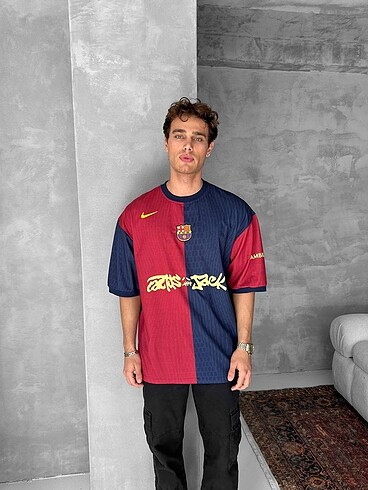 BARCELONA OVERSİZE T-SHİRT