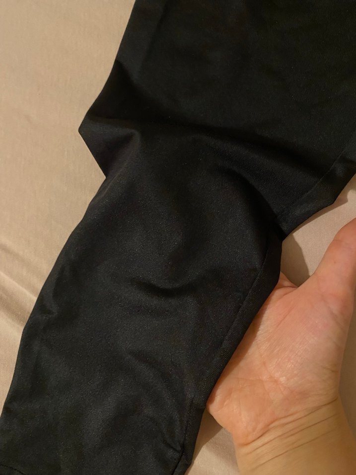 Siyah parlak kumaşlı Tayt - Görsel 2