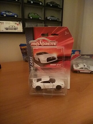 Majorette Nissan gtr - hotwheels subaru