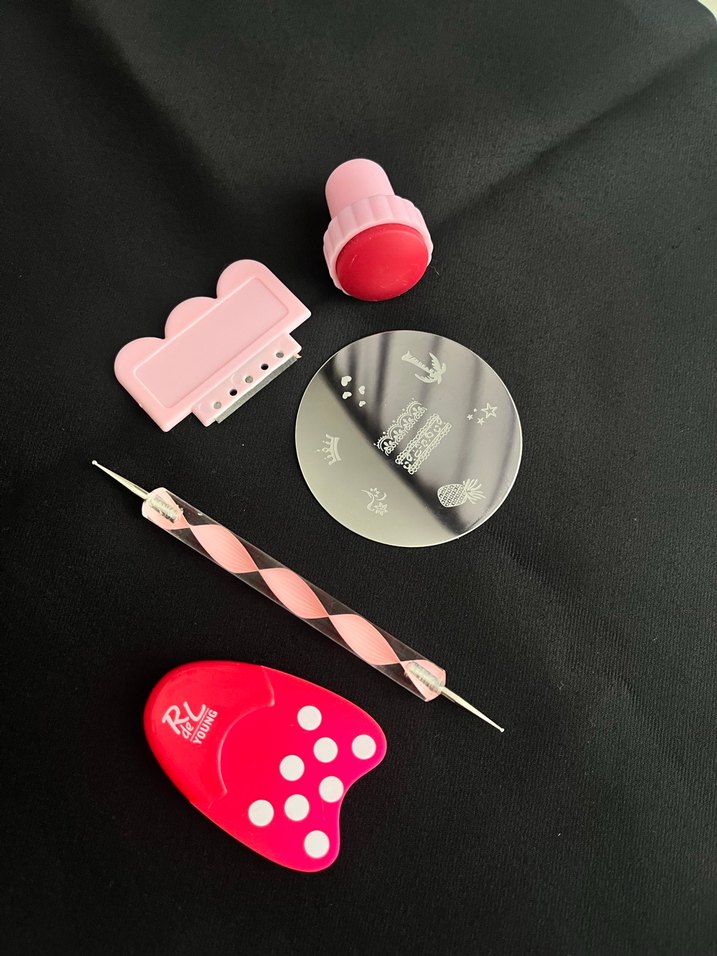 Rival de Young Tırnak Süsleme Aparatları ve Oje - Görsel 2