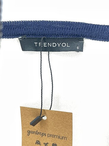 s Beden beyaz Renk Trendyol & Milla Kazak / Triko %70 İndirimli.