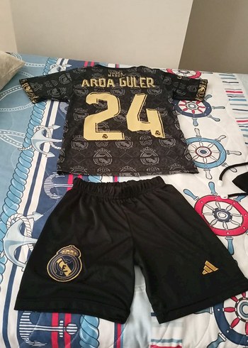 Diğer Real Madrid Siyah Erkek Spor Forması ve Şortu