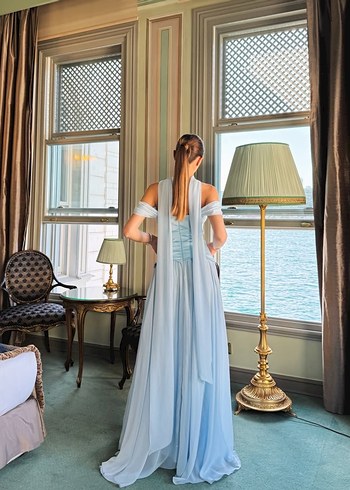 Mavi Uzun Drapeli Straplez Kadın Abiye - Görsel 3