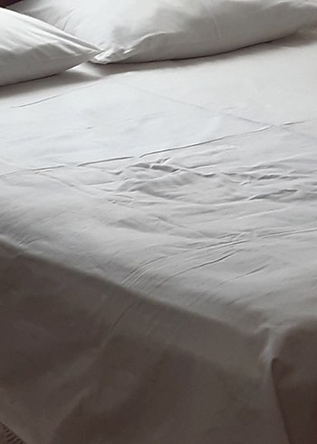 Parlak Beyaz Düz Yatak Örtüsü - Görsel 9