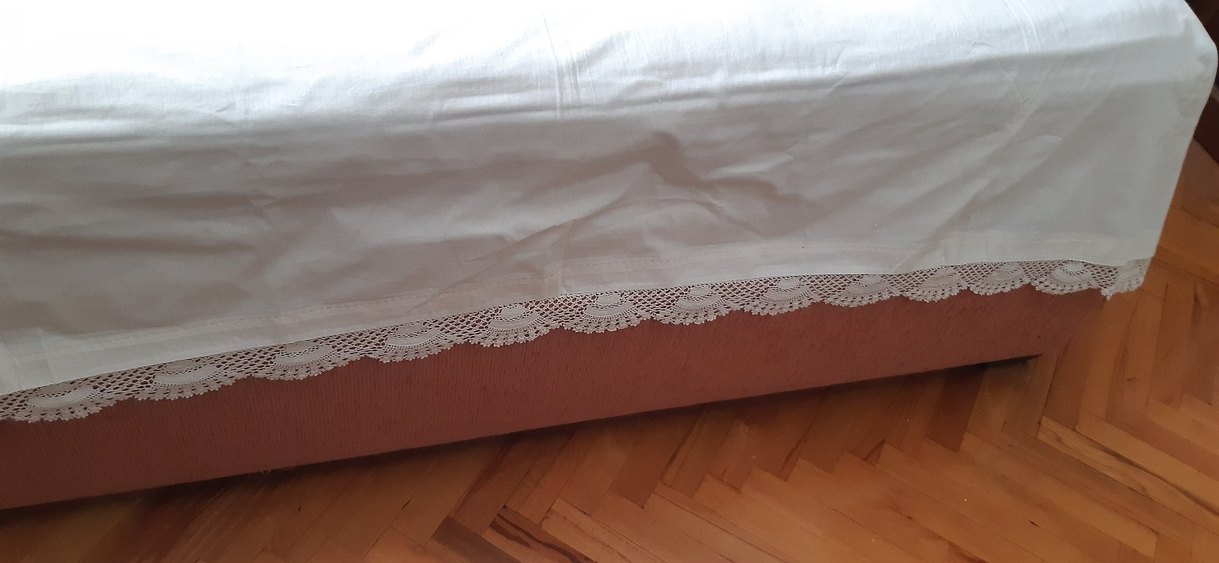 Parlak Beyaz Düz Yatak Örtüsü - Görsel 2