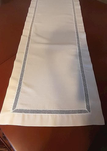 Ekru işlemeli Beyaz Masa Örtüsü - Görsel 2